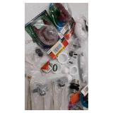 miscellaneous Plumbing stuff see photos for contents