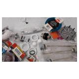 miscellaneous Plumbing stuff see photos for contents