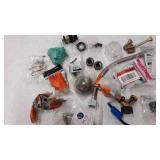 miscellaneous Plumbing stuff see photos for contents