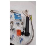 miscellaneous Plumbing stuff see photos for contents