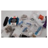 miscellaneous Plumbing stuff see photos for contents