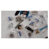 miscellaneous Plumbing stuff see photos for contents