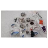 miscellaneous Plumbing stuff see photos for contents