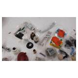 miscellaneous Plumbing stuff see photos for contents