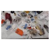 miscellaneous Plumbing stuff see photos for contents