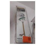 miscellaneous Plumbing stuff see photos for contents