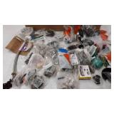 miscellaneous Plumbing stuff see photos for contents