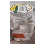 miscellaneous Plumbing stuff see photos for contents