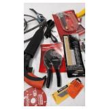 miscellaneous tools see photos for contents