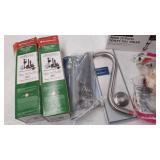 miscellaneous Plumbing stuff see photos for contents