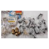 miscellaneous Plumbing stuff see photos for contents