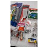 miscellaneous Plumbing stuff see photos for contents