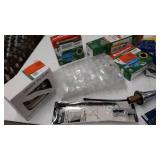 miscellaneous Plumbing stuff see photos for contents