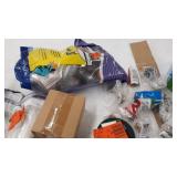 miscellaneous Plumbing stuff see photos for contents