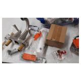 miscellaneous Plumbing stuff see photos for contents