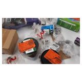 miscellaneous Plumbing stuff see photos for contents