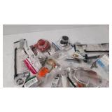 miscellaneous Plumbing stuff see photos for contents