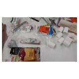 miscellaneous Plumbing stuff see photos for contents