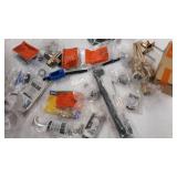 miscellaneous Plumbing stuff see photos for contents