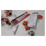 miscellaneous Plumbing stuff see photos for contents