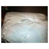 LUNA Adult Weighted Blanket white - Retails for $65