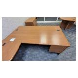 Beautiful Wooden Laminate Office Furniture Set