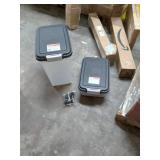 IRIS 3Piece Airtight Pet Food Container Combo Crack in bottom