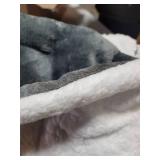 Amazonbasics King Size White and Grey Throw