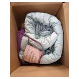 Vilano Springs Premium Quality Over-Sized All-Season Down-Alternative Comforter, Sky Blue, King / California King