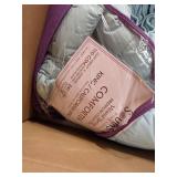 Vilano Springs Premium Quality Over-Sized All-Season Down-Alternative Comforter, Sky Blue, King / California King