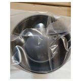 25 SOLO SAUCES AND SIDES CONTAINERS 5.5 OZ. GREAT FOR UPCOMING HOLIDAYS BONUS 2 BAGS OF VERY HEALTHY AND TASTY GUMMY CANDY