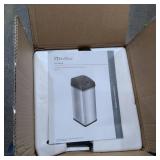 TOCHLESS 13 GALLON STAINLESS STEEL TOUCHLESS TRASH CAN