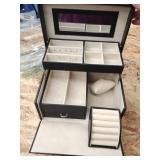 small jewelry box DAMAGED lid does not lock