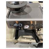 Breville - the Barista Express Espresso Machine with 15 bars of pressure, Milk Frother and intergrated grinder - Stainless Steel - Retails $699.00