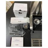 Breville - the Barista Express Espresso Machine with 15 bars of pressure, Milk Frother and intergrated grinder - Stainless Steel - Retails $699.00