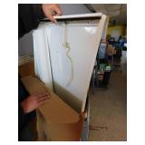 fluorescent light fixture