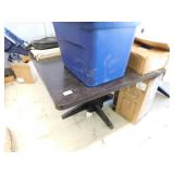 sturdy table - pedestal base