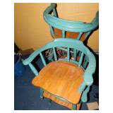 4 nice wooden chairs