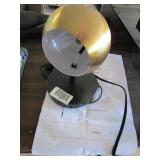 Brushed brass wall lamp