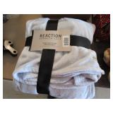 Reaction Kenneth Cole Ultra soft plush grey twin blanket