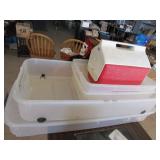 Lot - miscellaneous plastic containers, Igloo personal cooler