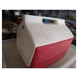 Lot - miscellaneous plastic containers, Igloo personal cooler