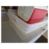 Lot - miscellaneous plastic containers, Igloo personal cooler