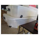 Lot - miscellaneous plastic containers, Igloo personal cooler