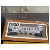 Lot - Assorted HO scale train cars