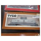 Lot - Assorted HO scale train cars