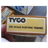 Lot - Assorted HO scale train cars