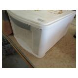 Plastic drawer container