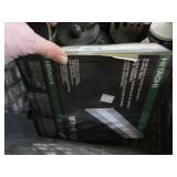 Lot - Miscellaneous items : Mr Coffee carafe, hedge clipper blade, light bulbs and more