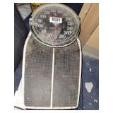 350lb scale - big dial